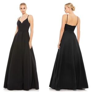 NEW Mac Duggal Claasic A-Line V Neck Ballgown Size 8